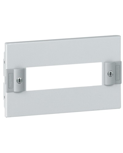 Панель лицевая Legrand 020304 в Северске Аксессуары для стоек и шкафов Pintop.ru