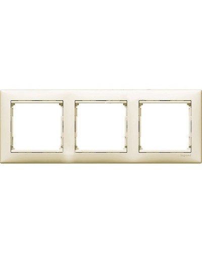 Рамка Valena 3 поста LEGRAND 774353 в Северске Аксессуары для кабель-канала Pintop.ru